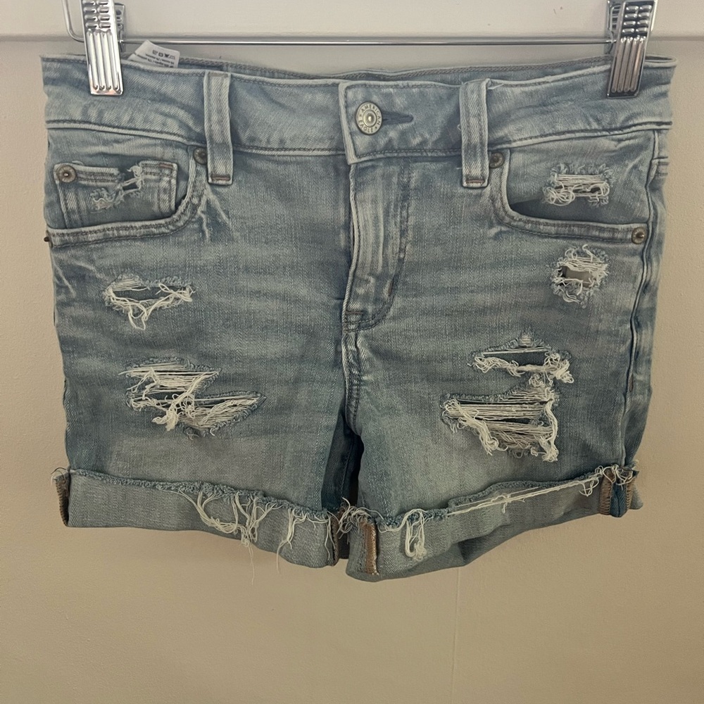 Light Wash American Eagle Distressed Denim Shorts - Women